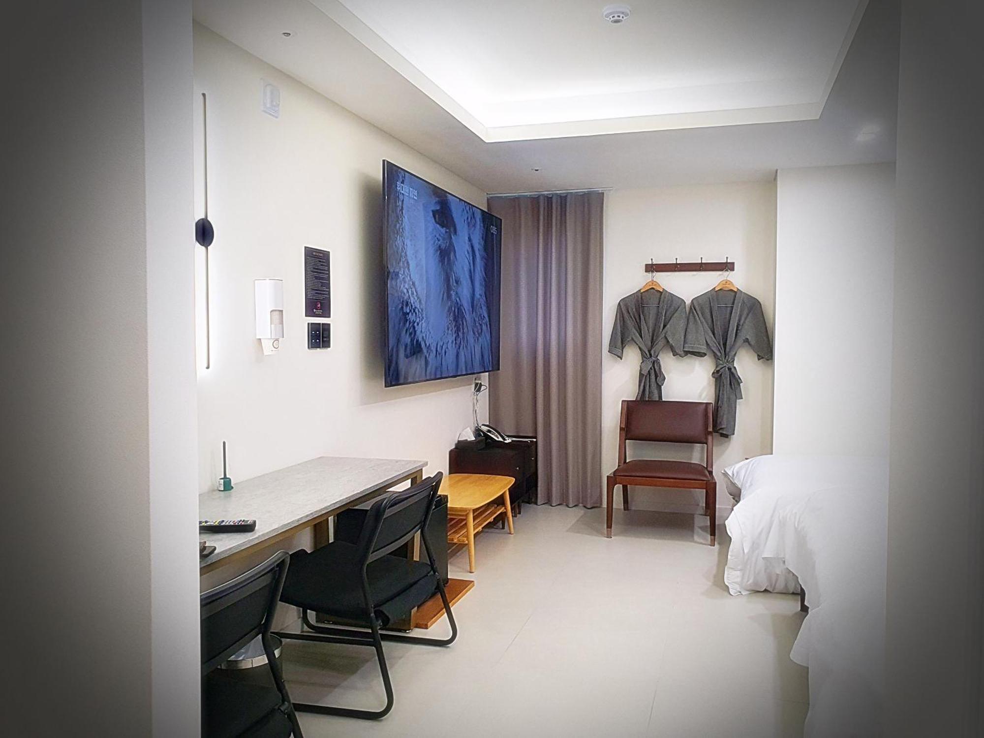 Bluebird Hotel Inchon Exterior foto