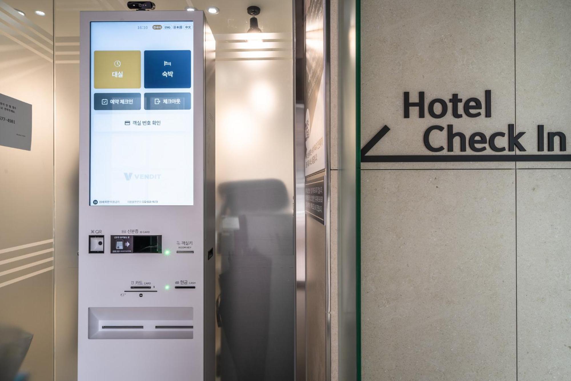 Bluebird Hotel Inchon Exterior foto
