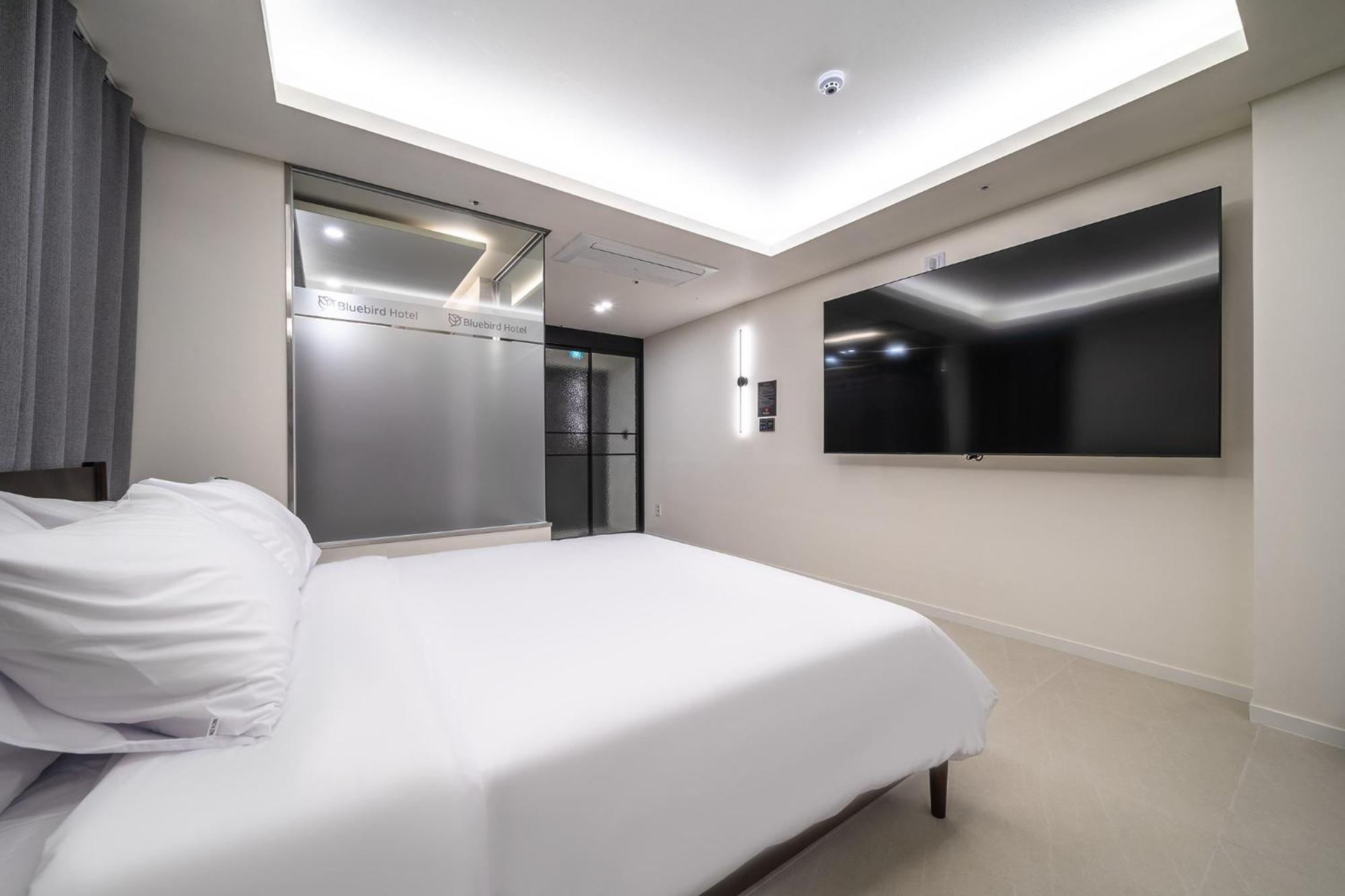 Bluebird Hotel Inchon Exterior foto