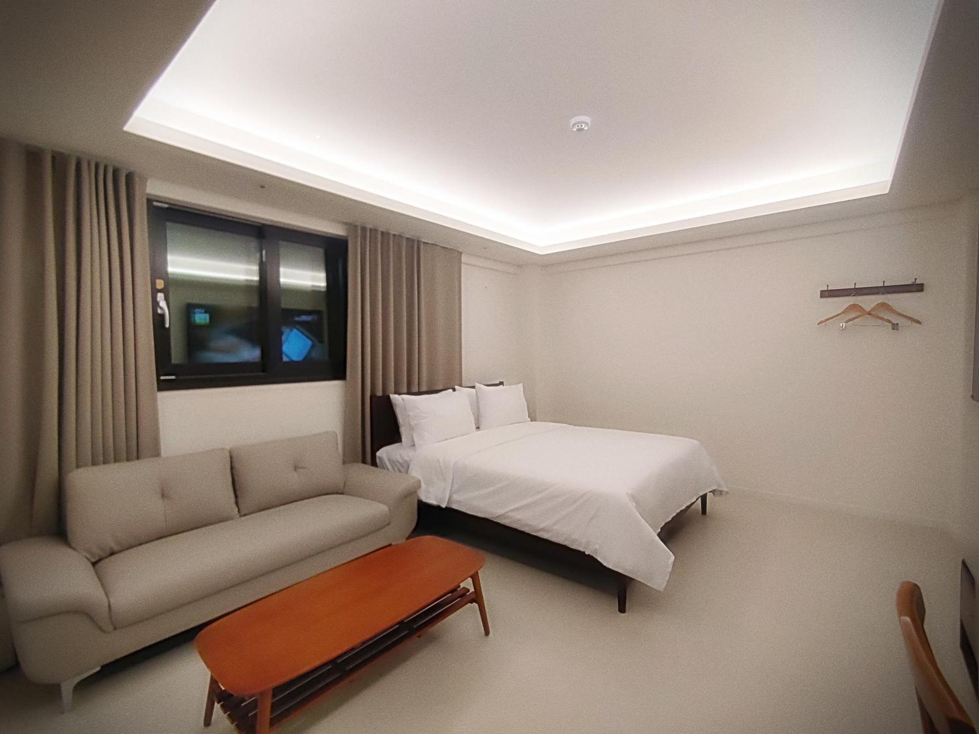 Bluebird Hotel Inchon Exterior foto