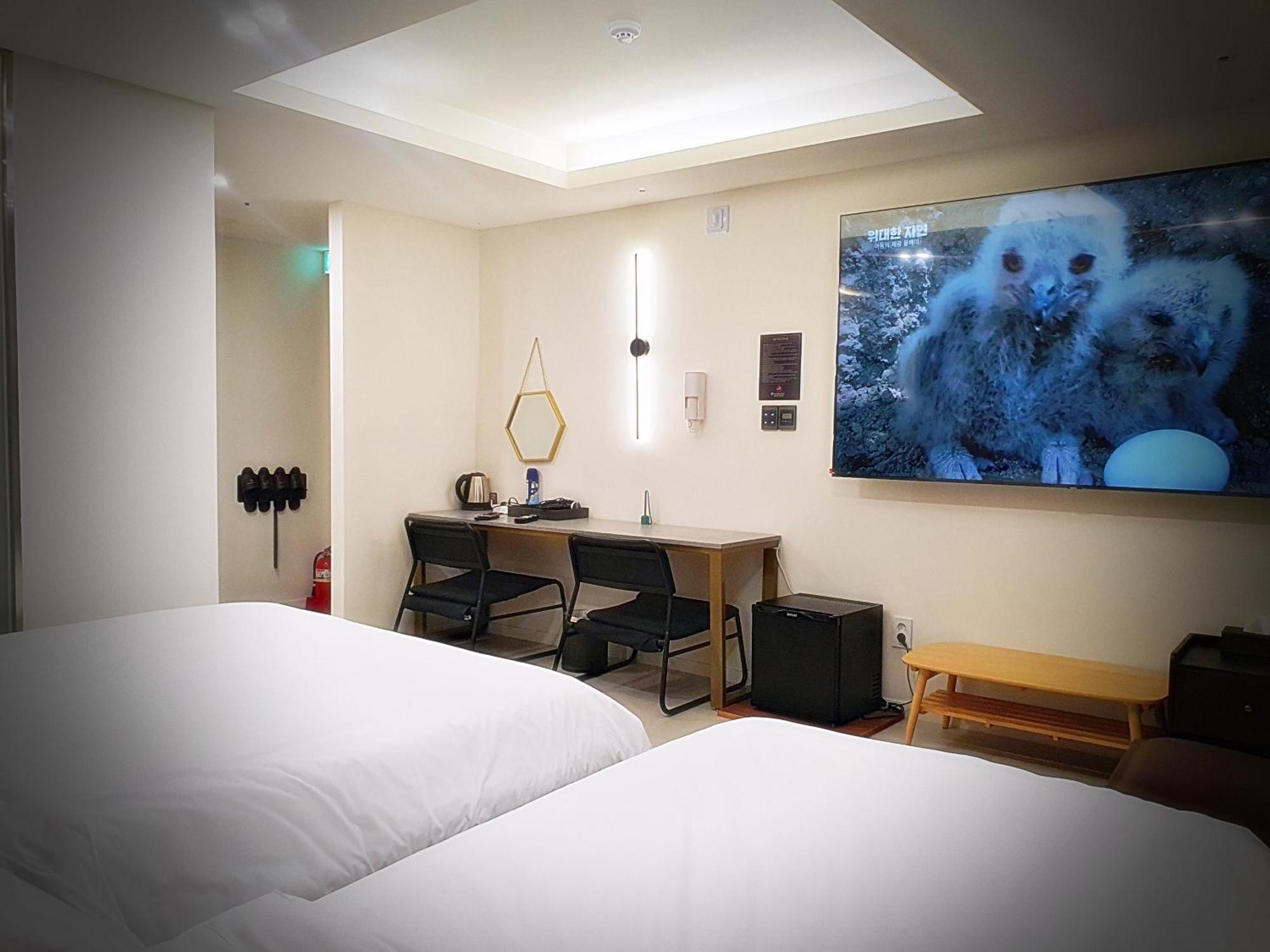 Bluebird Hotel Inchon Exterior foto